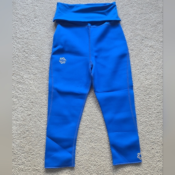 Zaggora Hot Pants Size Small - Picture 1 of 2